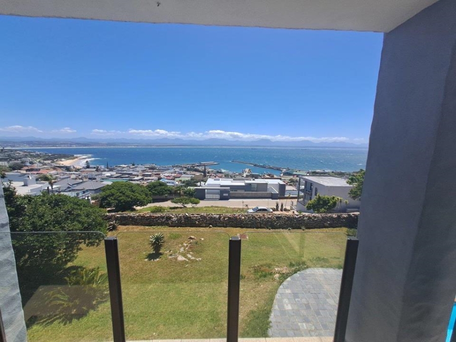 4 Bedroom Property for Sale in Linkside Western Cape